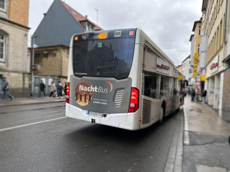Stadtbus in der Johannisstraße in Osnabrück (Gesamtstadt)
