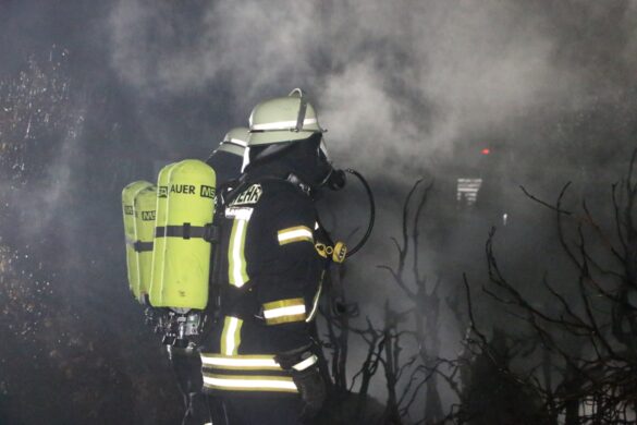 Holzhaus brennt auf Campingplatz in Melle ab