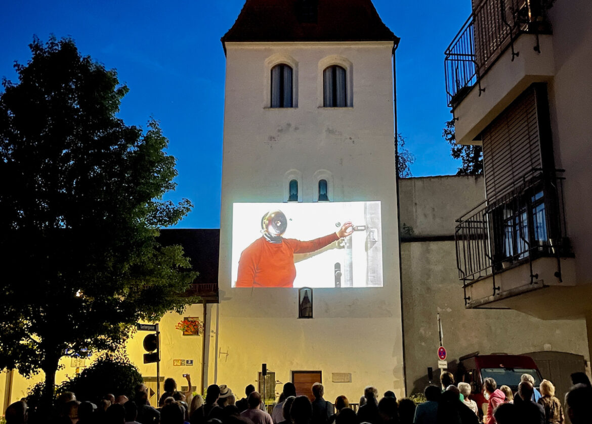 Kurzfilme werden am 6. Mai auf Osnabrücker Hauswände projiziert. / Foto: A Wall is a Screen