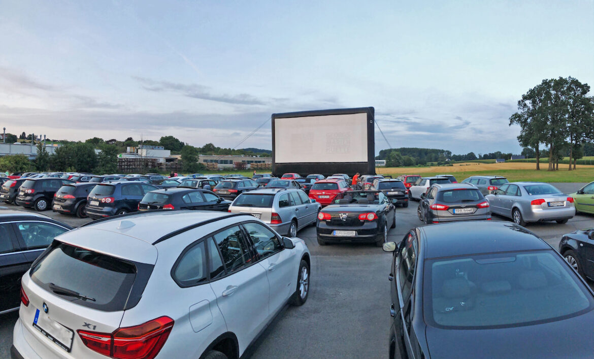 Wie in den Vorjahren, ist der Parkplatz „Potthoffs Feld“ im Oeseder Zentrum Veranstaltungsort für das Autokino. / Foto: Stadtmarketingverein/ Olaf Bick