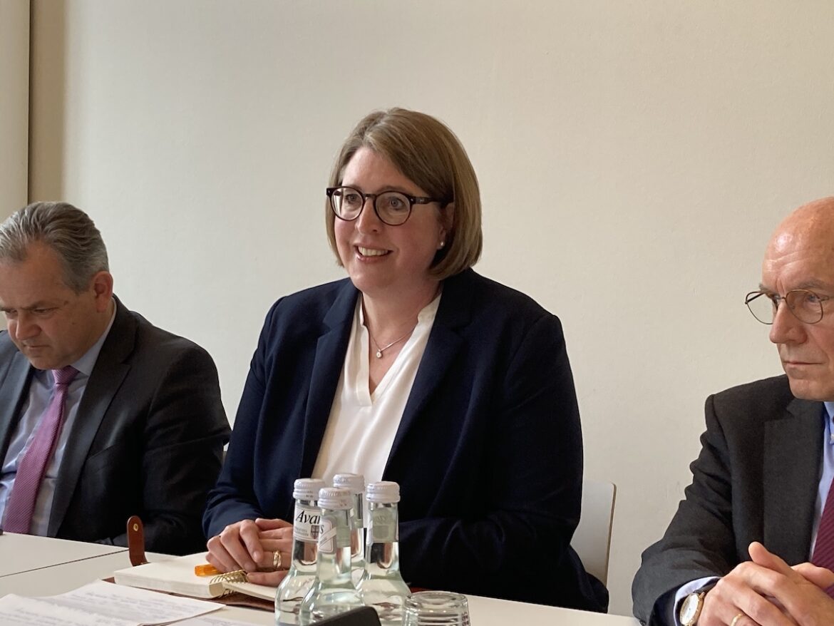 (Archivbild) Sandra Körbs bei der Vorstellung als neue und erste unabhängige Beauftragte im Schutzprozess. / Foto: Schulte