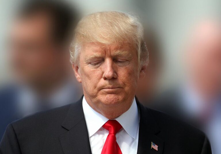 Trump plädiert in 34 Anklagepunkten auf “nicht schuldig”