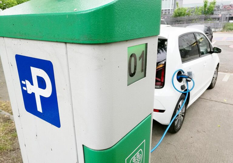 Etliche Kunden haben Elektroauto-Subventionen mehrfach kassiert