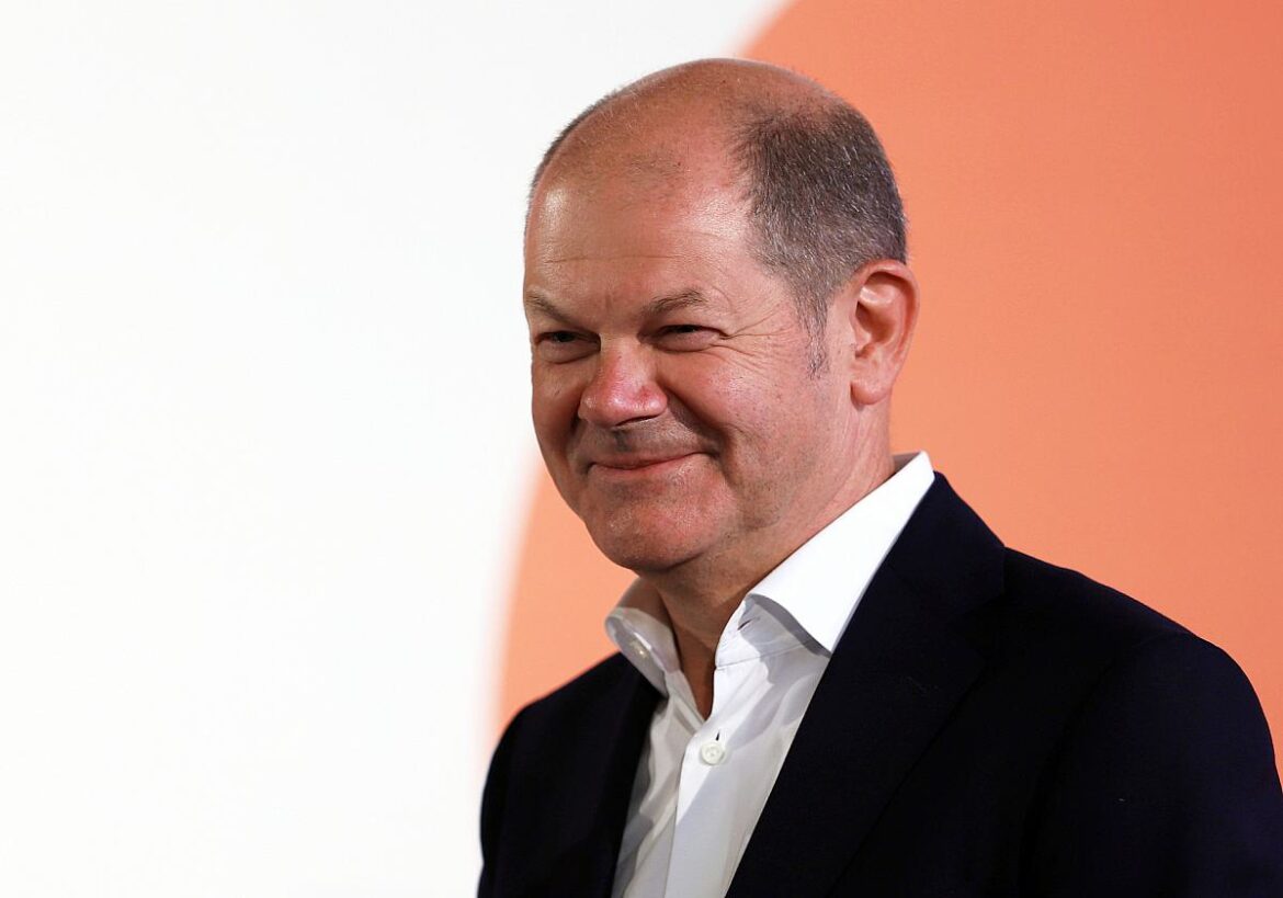 Scholz hält Laudatio auf Selenskyj bei Verleihung des Karlspreises