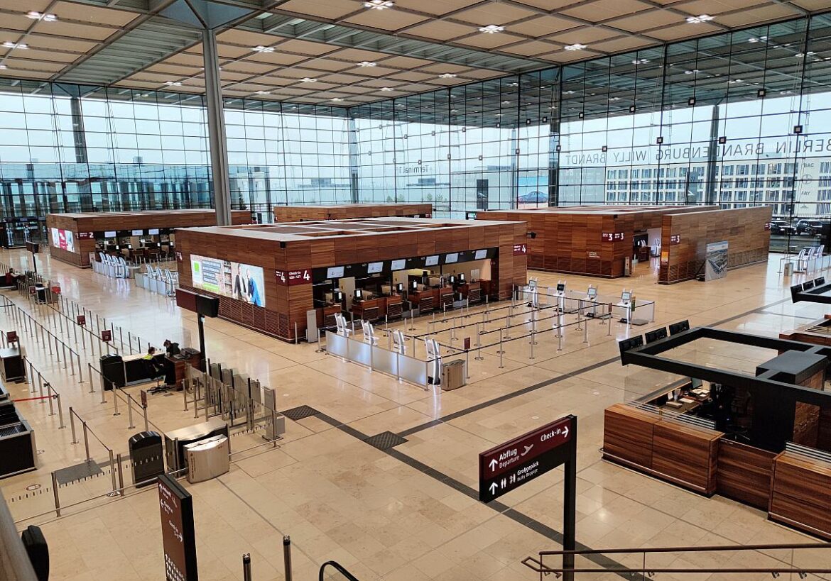 Warnstreik am Flughafen BER angelaufen