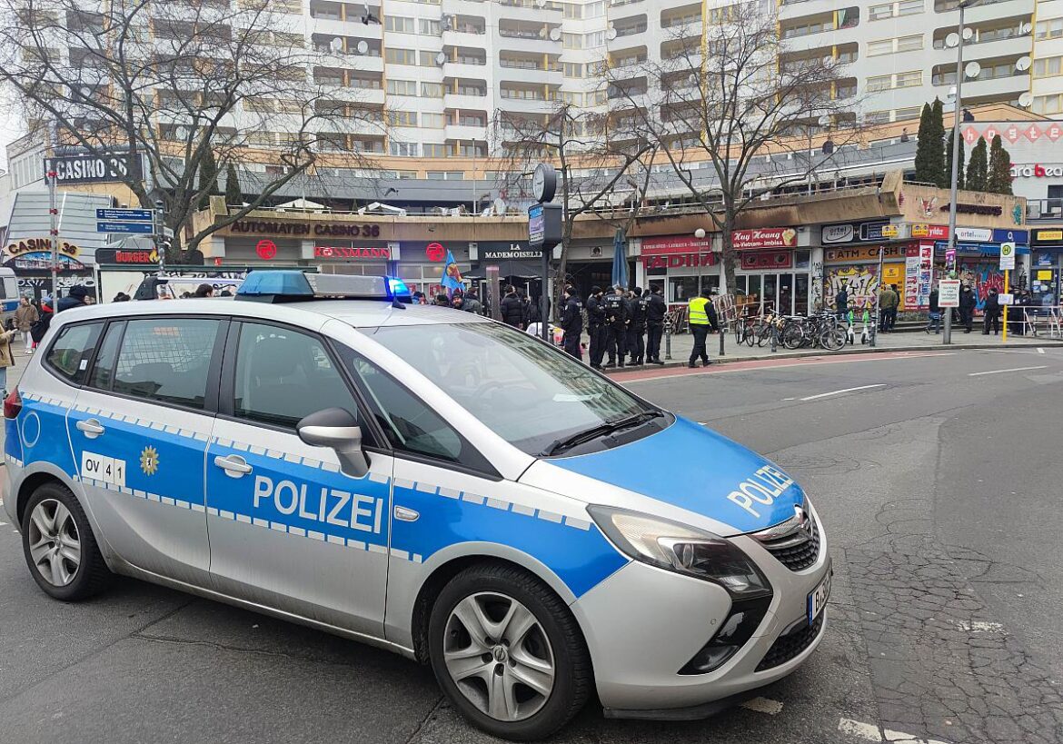 Berlins Polizeipräsidentin mit "Kottiwache" zufrieden