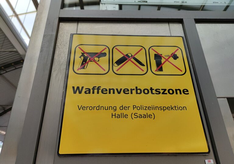 Innenministerin für Messerverbote im ÖPNV