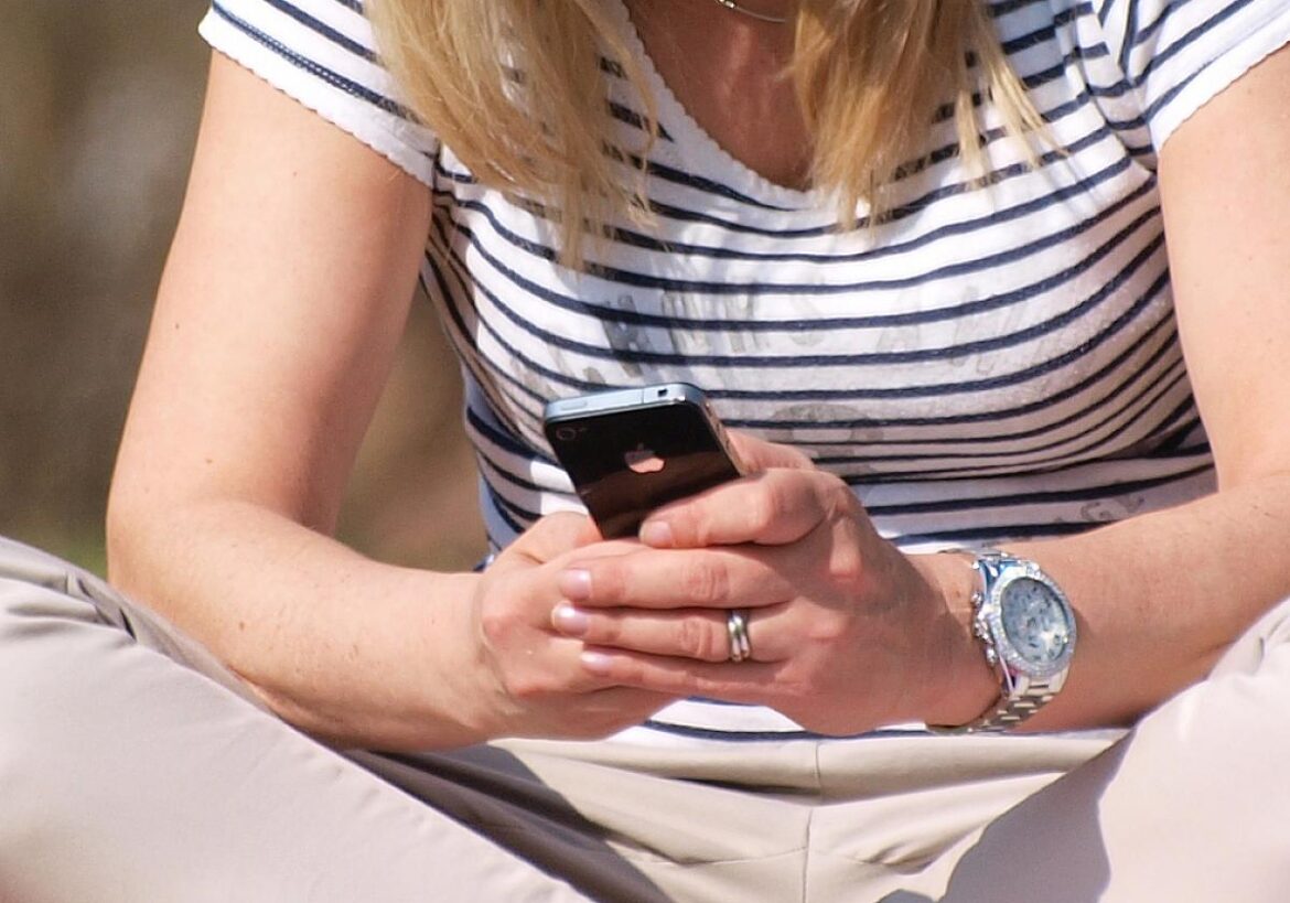 Deutsche empfangen immer mehr Kurznachrichten