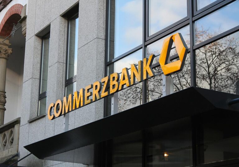 Commerzbank will Ende 2023 neue Strategie präsentieren