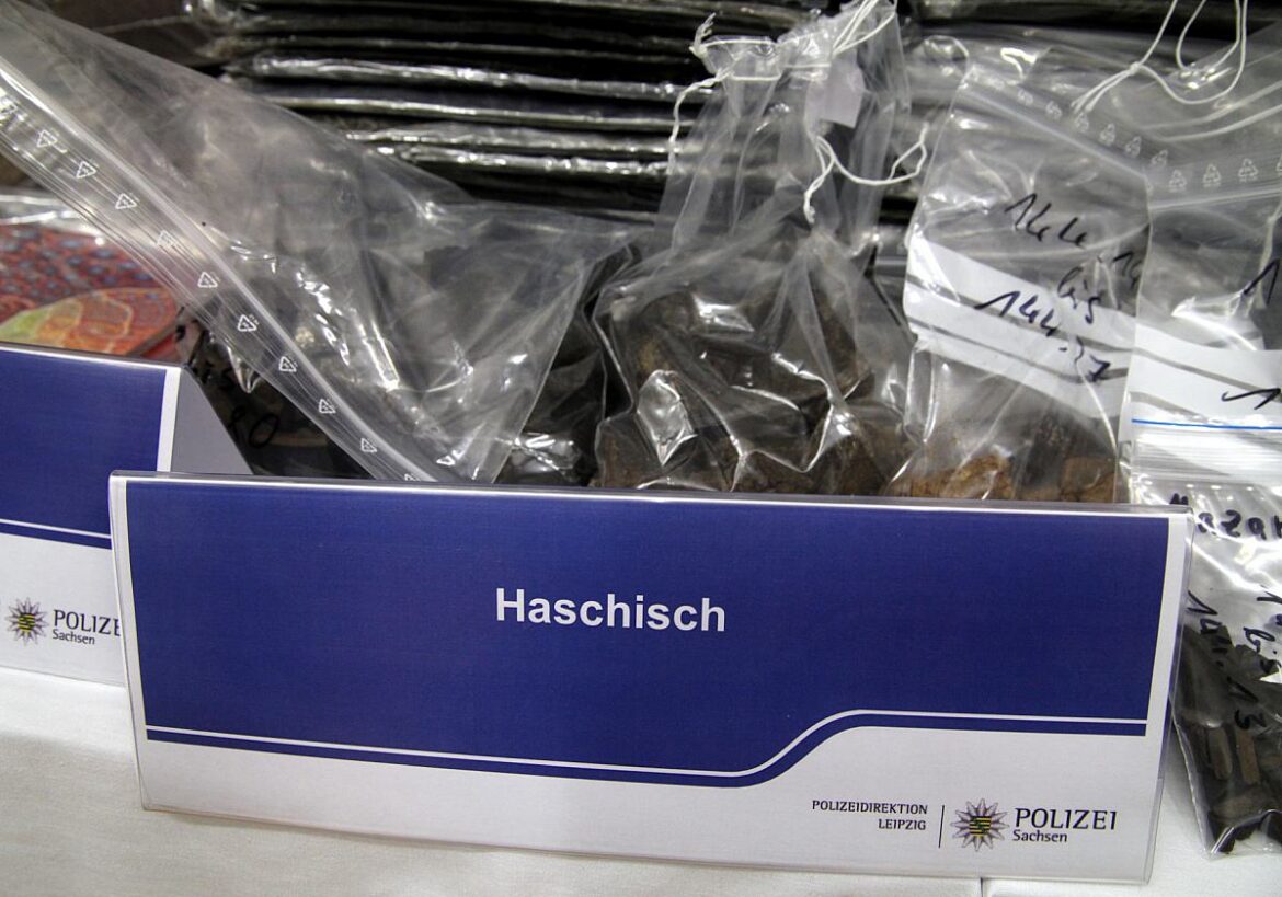 Cannabis-Legalisierung: Lauterbach warnt vor Haschkeksen