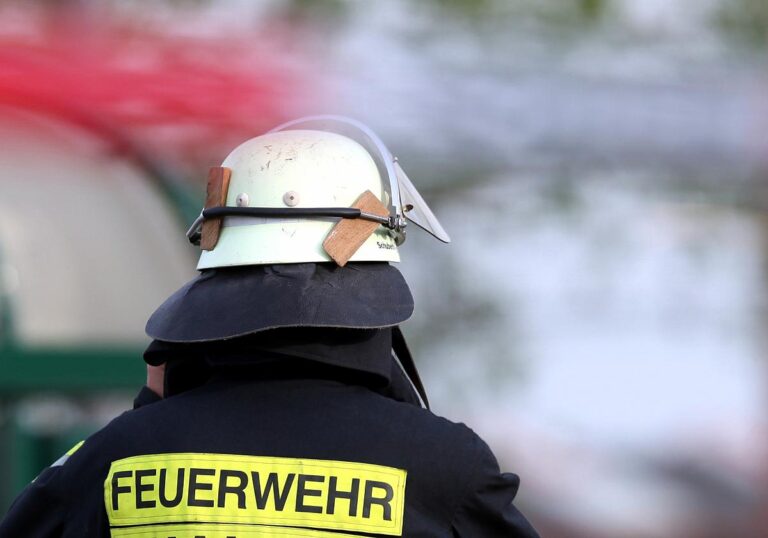 Großbrand in Hamburg – Zugverkehr eingeschränkt