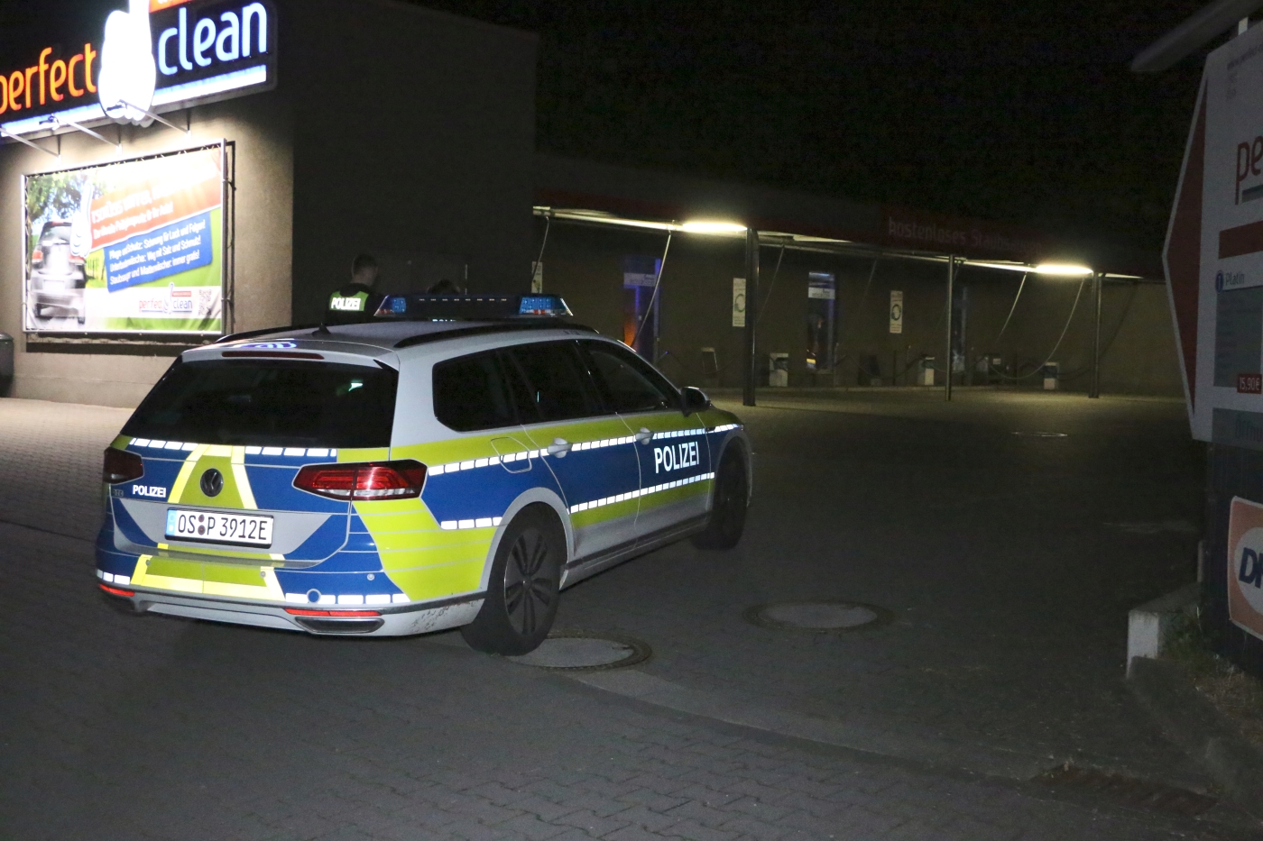 Polizeieinsatz nach Einbruch in Waschanlage - Zeugen gesucht