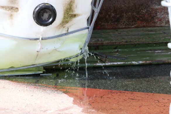 Gefahrguteinsatz: Traktor-Anhänger in Bissendorf umgekippt