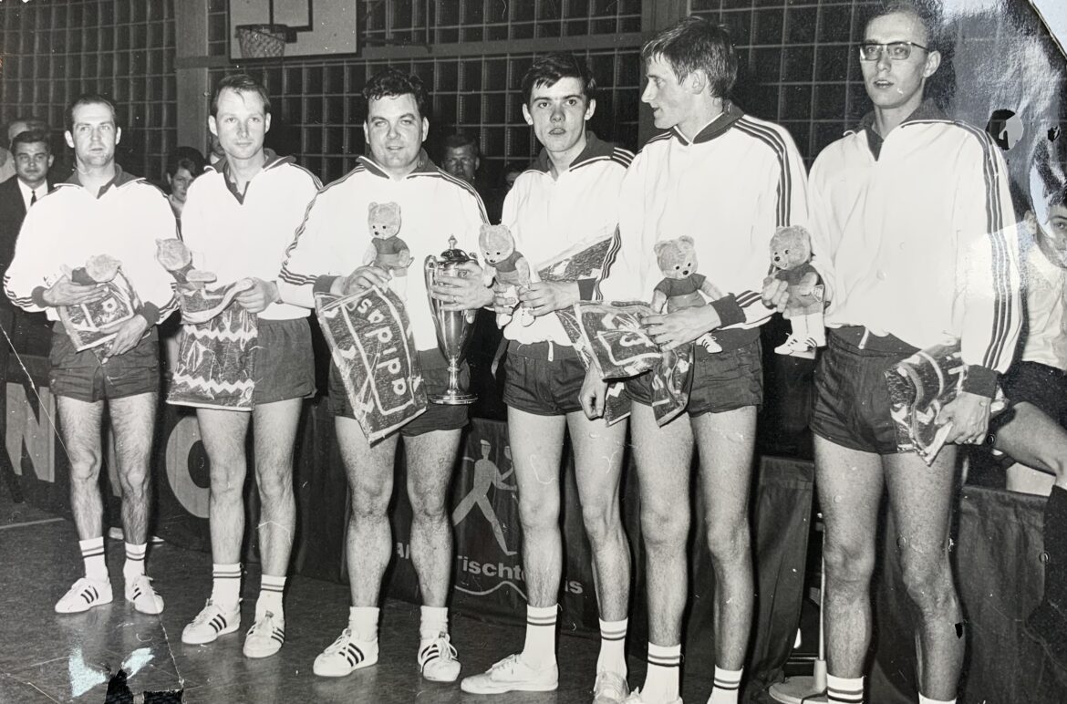Die deutschen Meister von 1968 (v.l.n.r.): Herbert Gomolla, Dieter Lippelt, Bernd Jansen, Kalla Dependahl und Reinhard Michel. Auf dem Bild fehlt der erkrankte Ernst Gomolla.. / Foto: Archiv