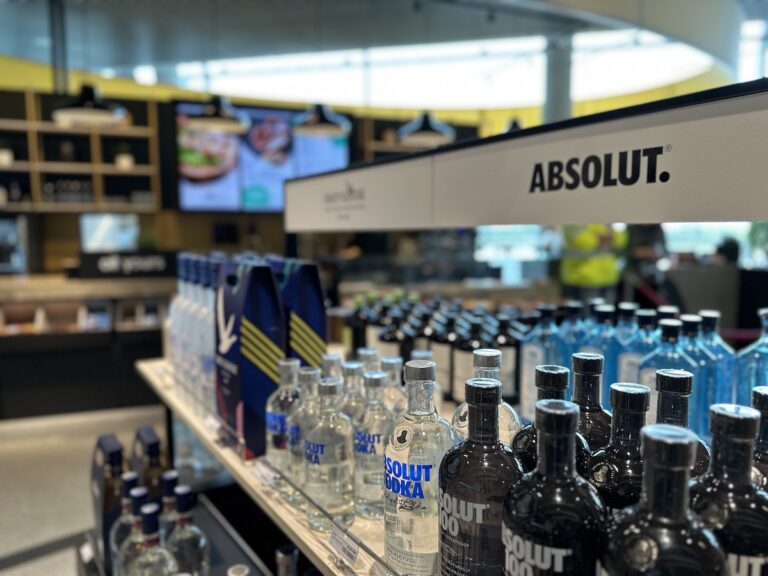 Viel Auswahl im neuen Duty-Free Shop des Flughafen FMO