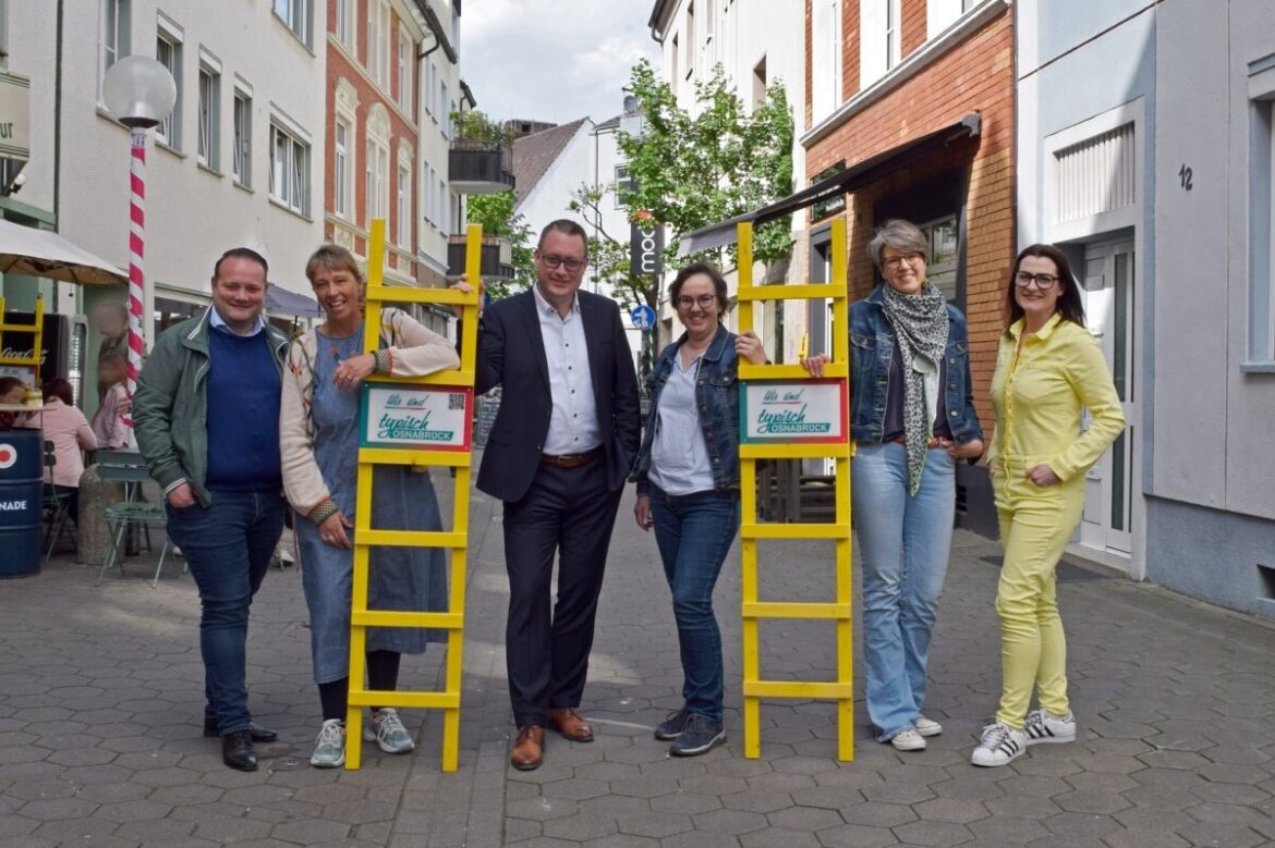 V.l.n.r.: Alexander Illenseer (Geschäftsführer Marketing Osnabrück), Stephanie Möllering (die möllering), Ingmar Bojes (Geschäftsführer WFO), Mechthild Sauer (Vertrieb/Auftragskoordination HHO), Simone Brüggemann (Zwischenzeit), Martina Schulte (miene straten/ Zwischenzeit). / Foto: WFO
