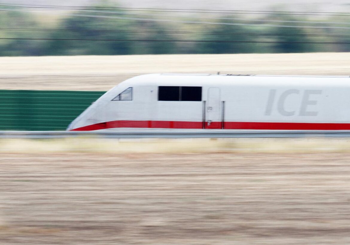 Bahn im April etwas pünktlicher