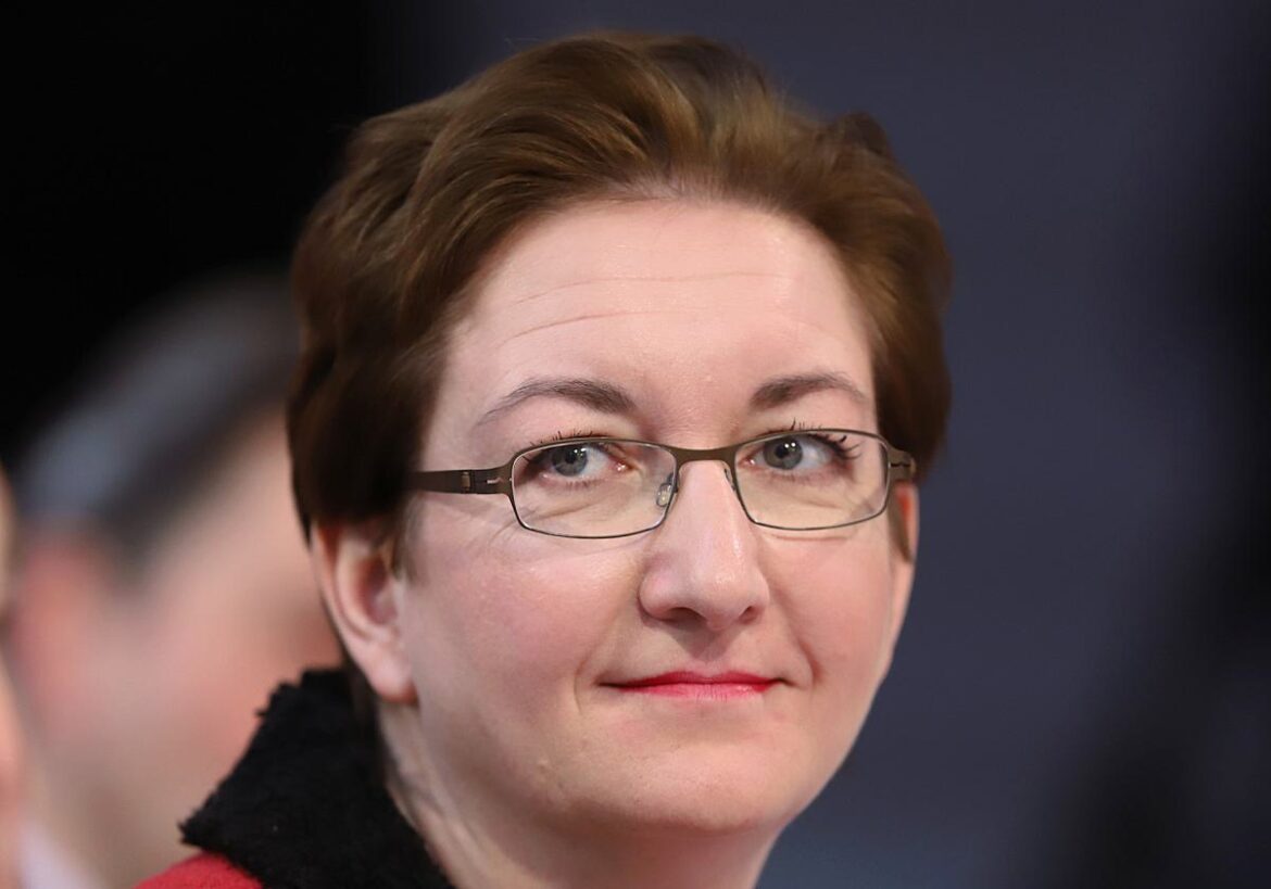 Geywitz will weiter erleichterten Bau von Flüchtlingsunterkünften