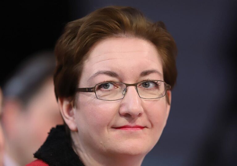 Geywitz will weiter erleichterten Bau von Flüchtlingsunterkünften