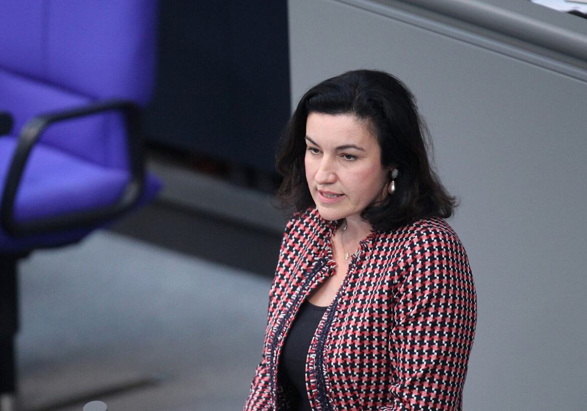Dorothee Bär weist Kritik an Florida-Reise der CSU zurück