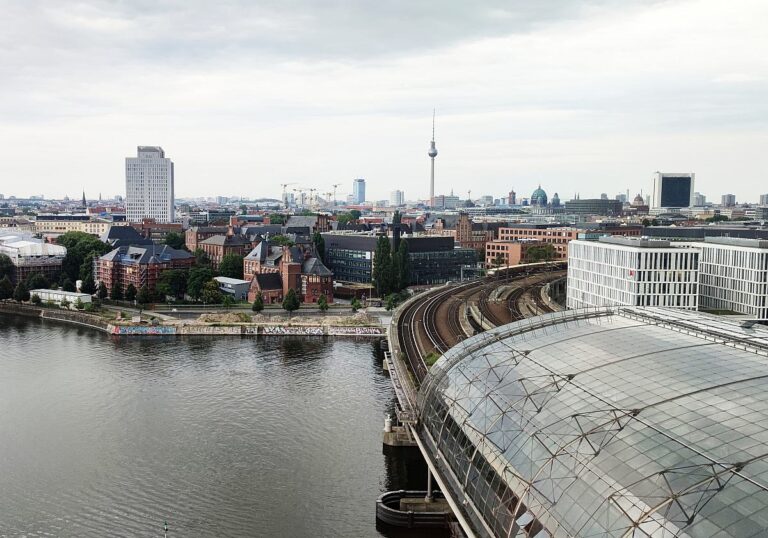 Giffey will Berlins Wirtschaft schnell "klimaneutral" machen