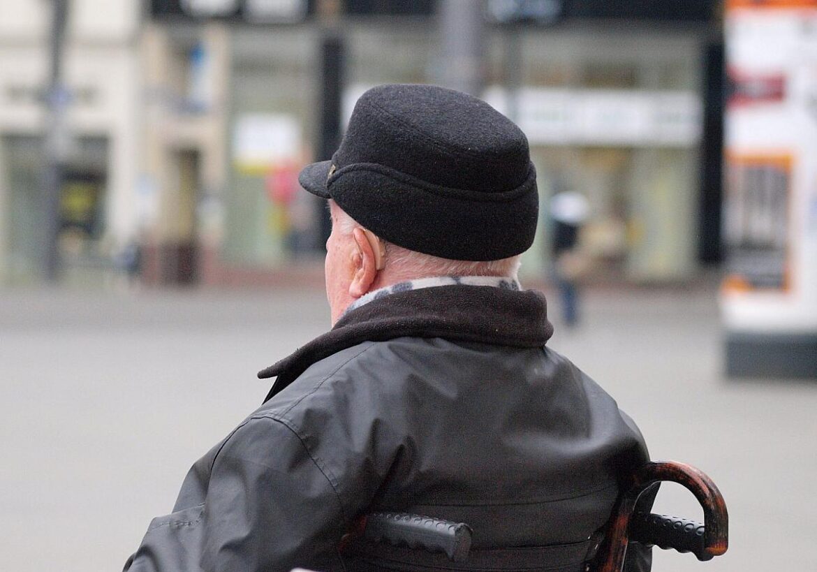 Deutlich mehr Beschäftigte in ambulanten Pflegediensten