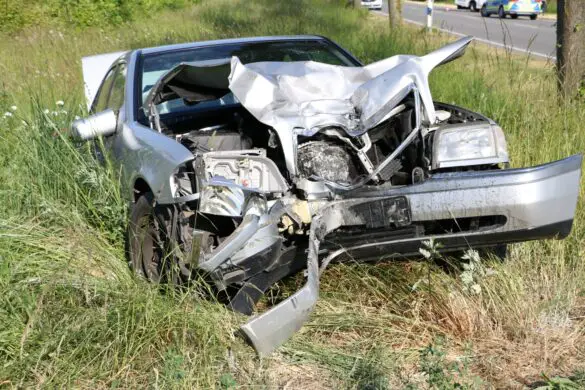 Tödlicher Unfall: PKW kollidiert mit zwei Motorrädern in Bramsche
