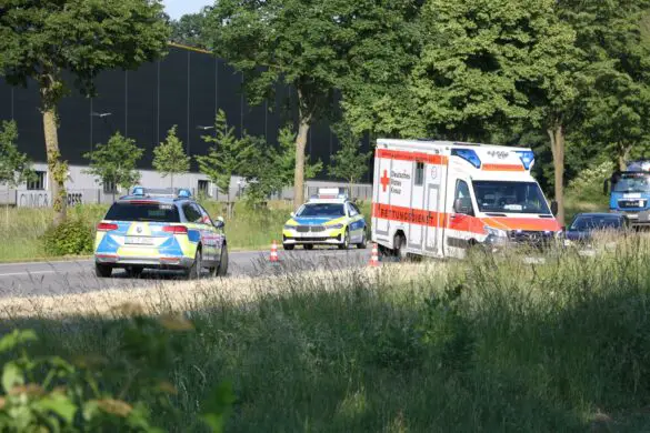 Tödlicher Unfall: PKW kollidiert mit zwei Motorrädern in Bramsche
