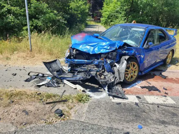 Schwer Verletzte nach Zusammenstoß zweier Autos in Bramsche Schwer Verletzte nach Zusammenstoß zweier Autos in Bramsche