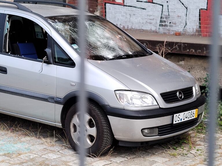 Unbekannte zerstörten den Spendenwagen völlig. / Foto: Stefan Middelberg