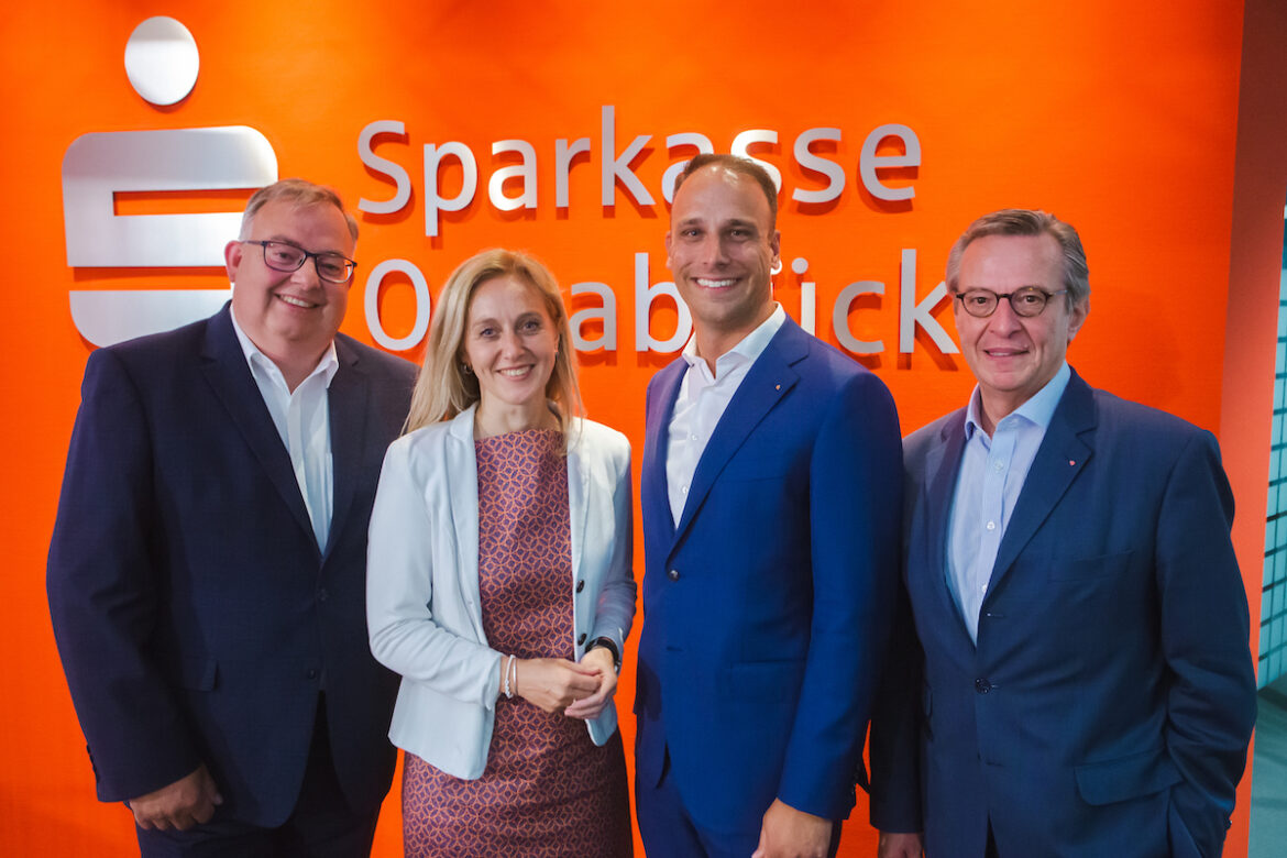 (von links) André Schüller, Nancy Plaßmann, Fabian Winkler und Johannes Hartig / Foto: Sparkasse Osnabrück