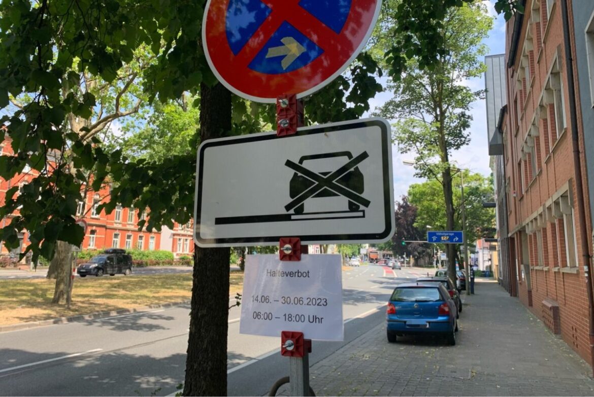 Kein Platz mehr Autos am Wall / Foto: Guss