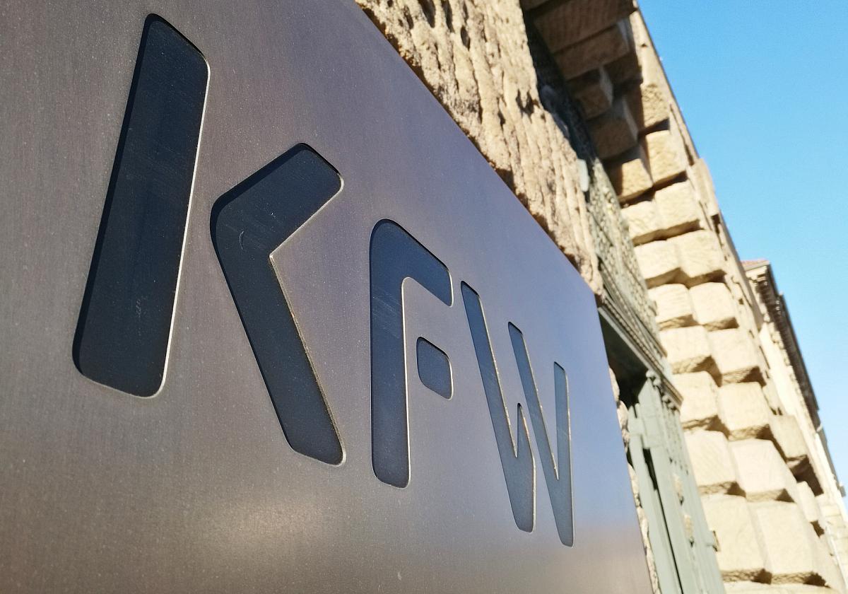 No Relief in Sight for Students Affected by Record Interest Rates on KfW Loan