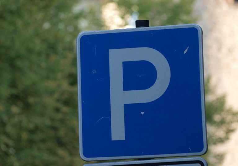 Parkplatz Schild in Innenstadt