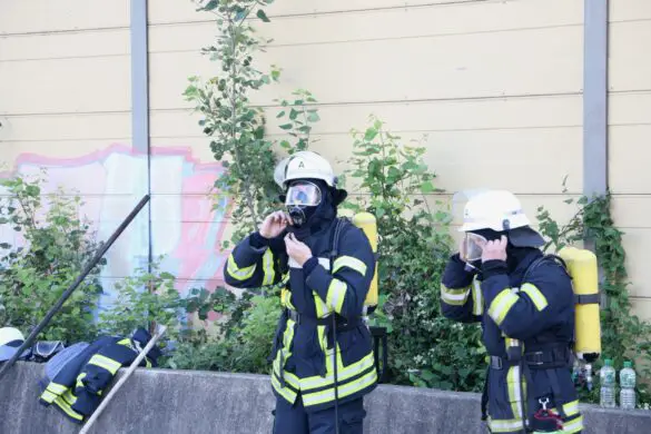 Kilometerlange Staus wegen LKW-Brand auf der Autobahn A30