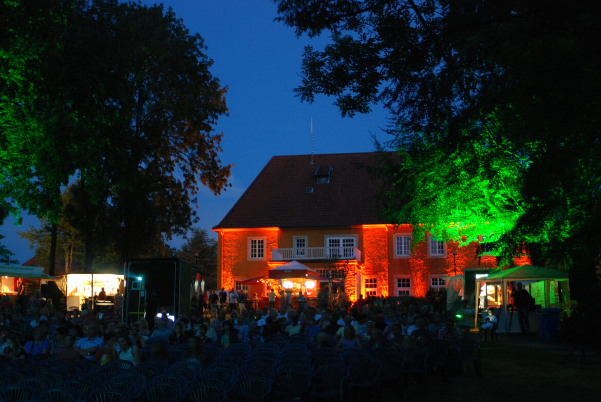 Open Air Kino im Rathauspark / Foto: Hilter Vereint - Wirtschaft & Kultur e.V.