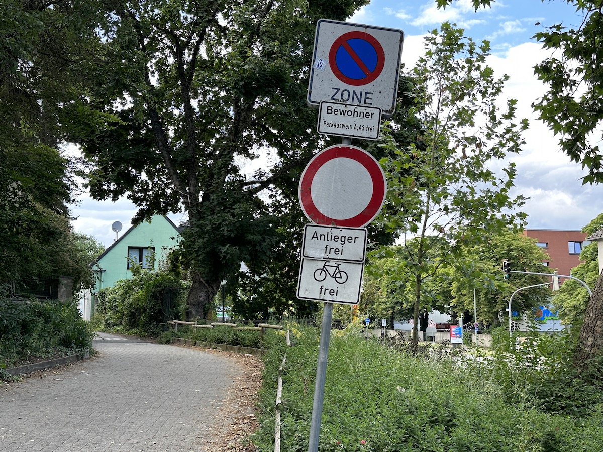 Zufahrt zur sicheren Umfahrung der Natruper Straße.