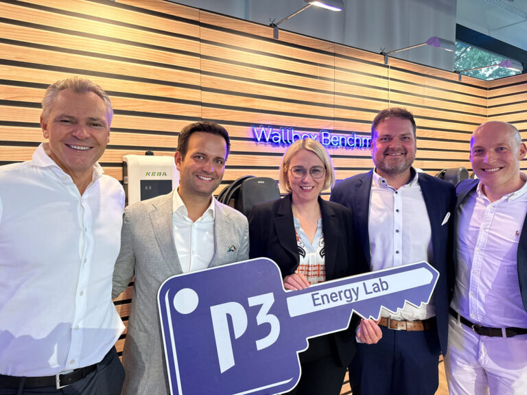 Dr. Christoph Theis, Jozsef Farkas, OB Katharina Pötter, Markus Hackmann und Björn Harke bei der Eröffnungsfeier von P3 in Osnabrück.