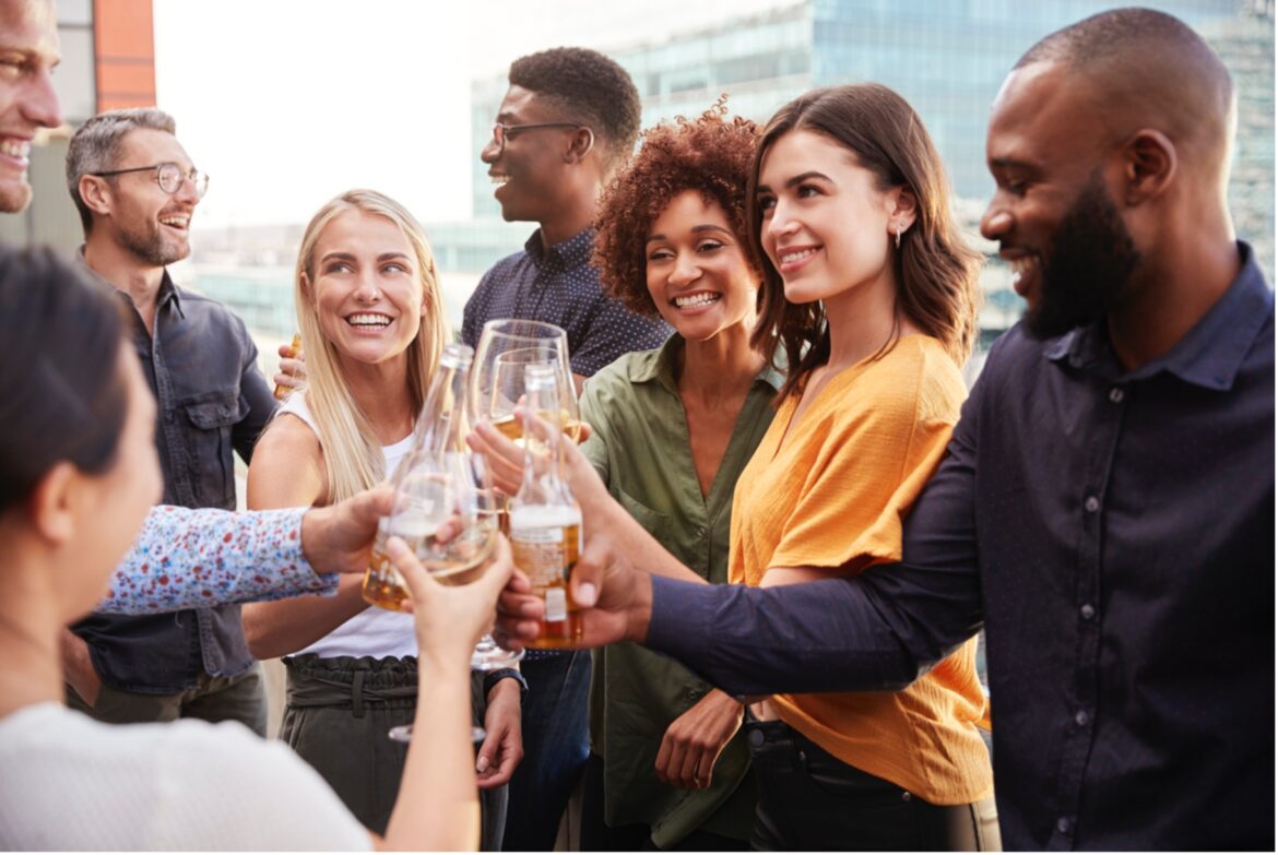 Menschen auf einer Party
