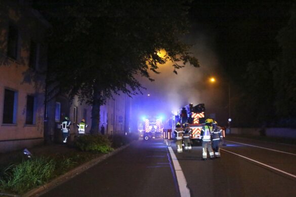 Brand in Treppenhaus, Rauch in Wohnungen am Westerberg
