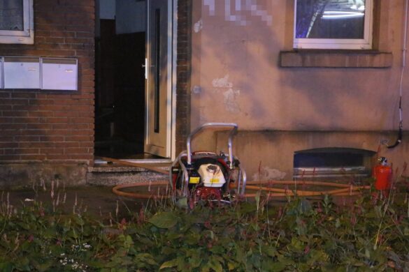 Brand in Treppenhaus, Rauch in Wohnungen am Westerberg