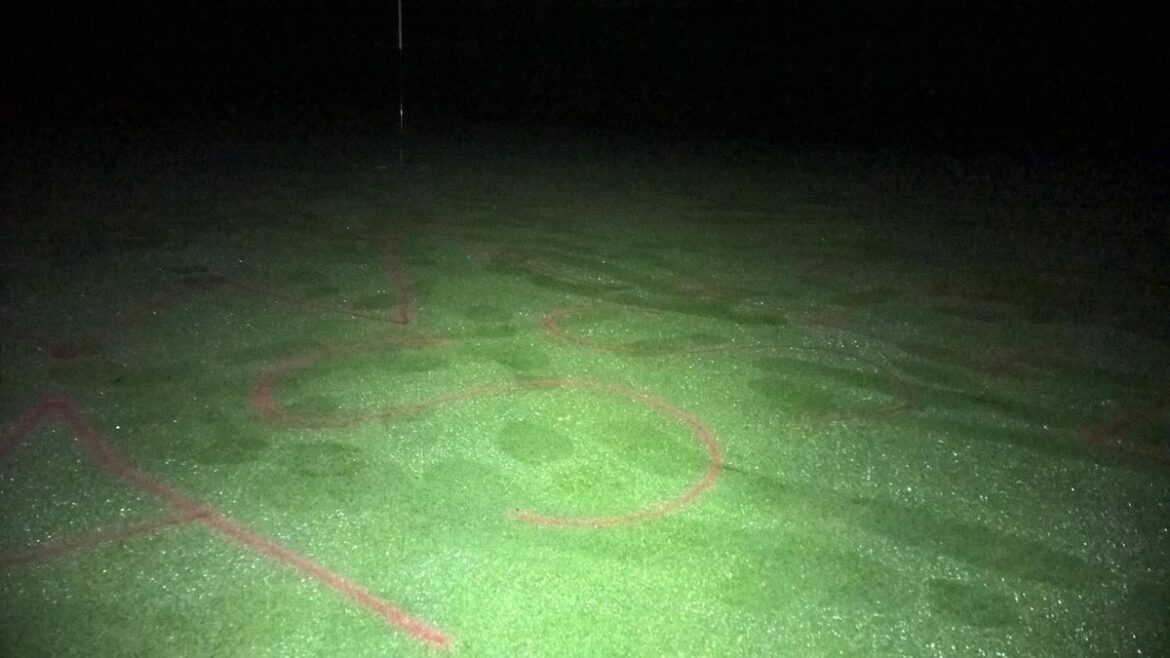 Das von Extinction Rebellion besprühte Grün am Osnabrücker Golfclub. / Foto: XR