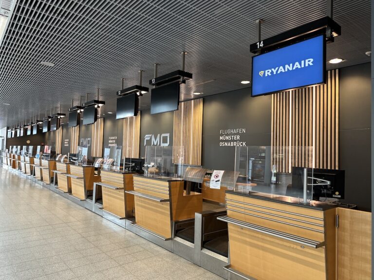 Schalter (Ryanair am FMO)