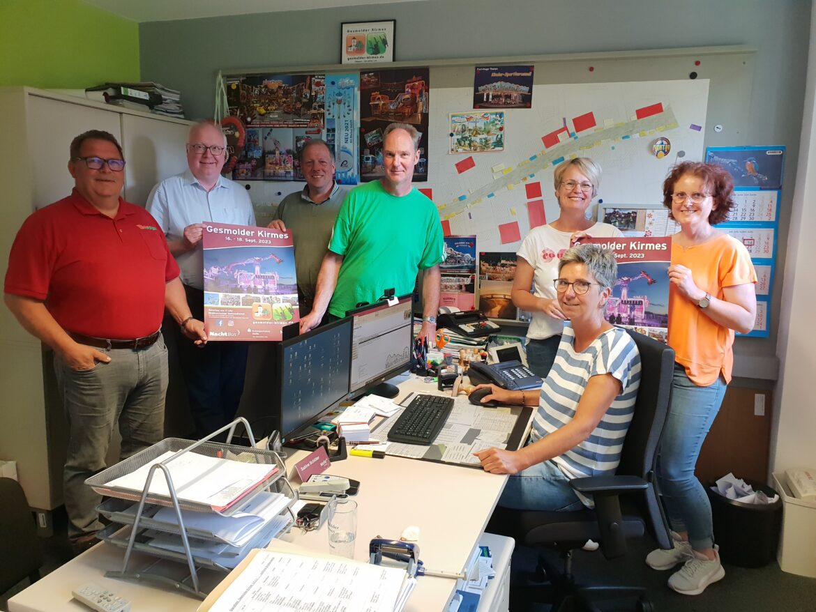 Kirmes ist ihr großes Thema: Um die Weichen für das größte Volksfest im Grönegau zu stellen, treffen sich (von links) Michael Weßler, Harald Kruse, Markus Asbrock, Michael Röhr, Manuela Spreckelmeyer, Sabine Schlüter und Claudia Stieve regelmäßig zu Vorbesprechungen. / Foto: Stadt Melle