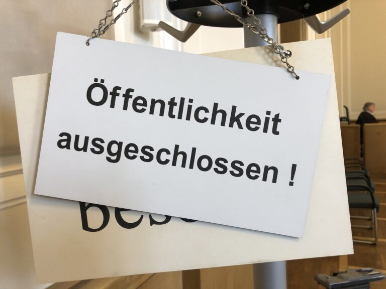 Unter Ausschluß der Öffentlichkeit