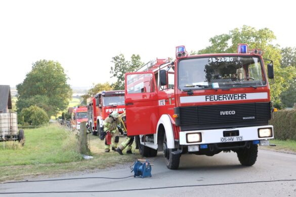 Unfallübung von Feuerwehr, Rettungsdienst und Polizei mit realistischer Darstellung in Wallenhorst-Rulle