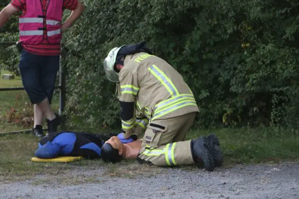 Unfallübung von Feuerwehr, Rettungsdienst und Polizei mit realistischer Darstellung in Wallenhorst-Rulle