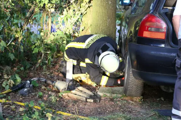 Unfallübung von Feuerwehr, Rettungsdienst und Polizei mit realistischer Darstellung in Wallenhorst-Rulle