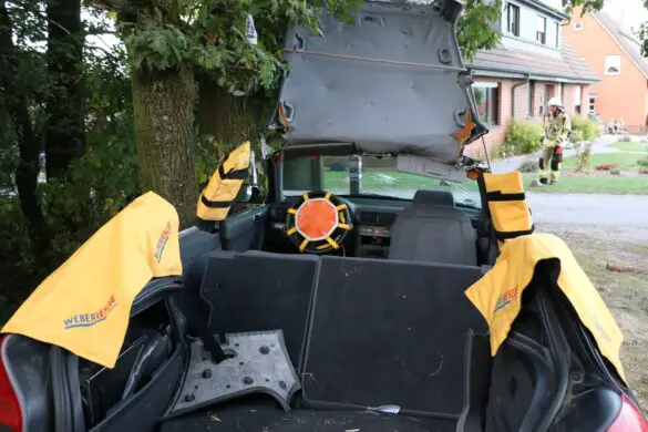 Unfallübung von Feuerwehr, Rettungsdienst und Polizei mit realistischer Darstellung in Wallenhorst-Rulle