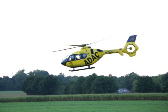 Rettungshubschrauber startet Flug in Klinik